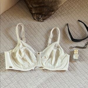 Chantelle ivory 40DD underwire mesh semi sheer cup bra